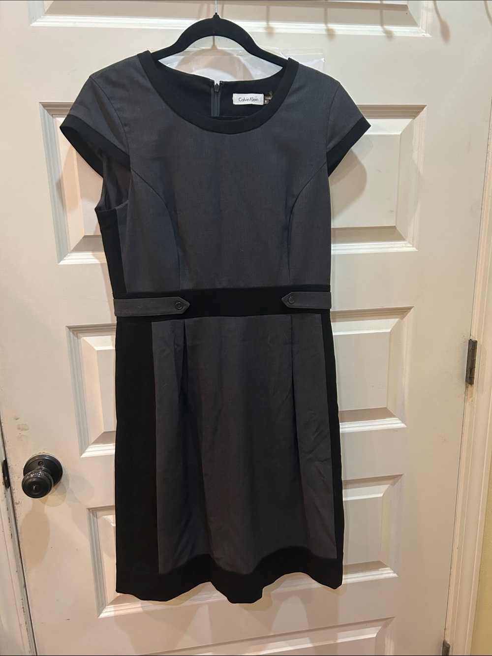 Calvin Klein Gray and Black Cap Sleeve Midi Sheath Dress